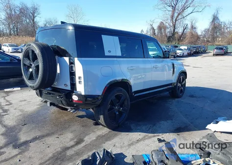 2023 Land Rover Defender 110 Carpathian Edition/110 V8 z USA, uszkodzony, nr VIN SALEWEEEXP2217830